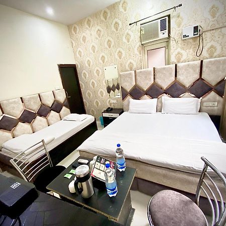 Swaran Hotel Amritsar Esterno foto