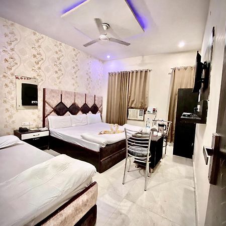 Swaran Hotel Amritsar Esterno foto
