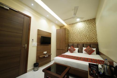 Swaran Hotel Amritsar Esterno foto