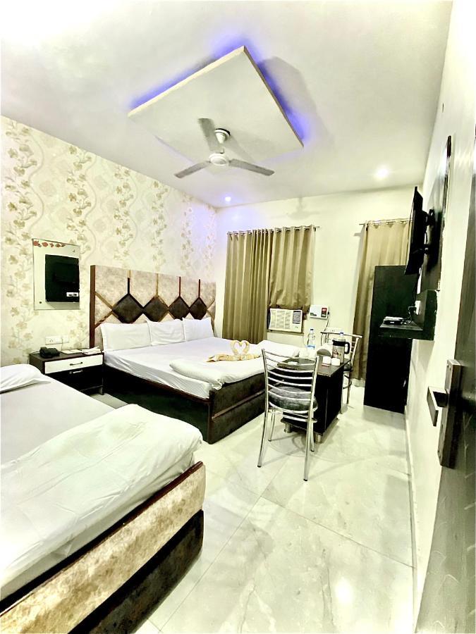Swaran Hotel Amritsar Esterno foto