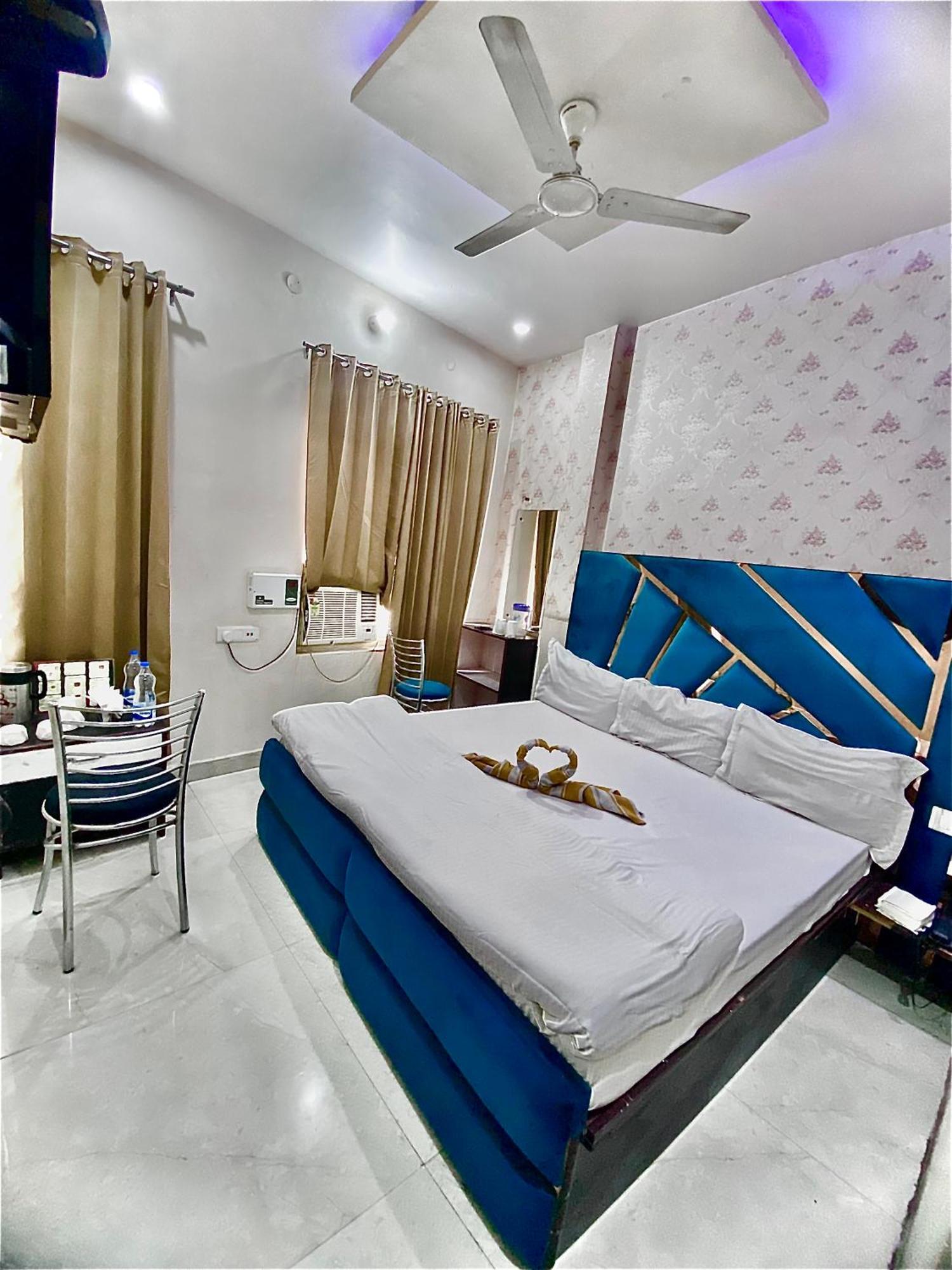 Swaran Hotel Amritsar Esterno foto